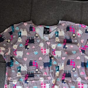Zoe + Chloe Scrub Top Llama Print